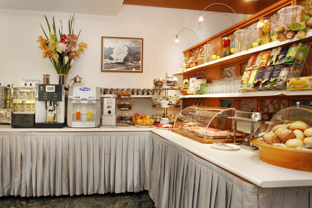 Hotel Miorelli Torbole Sul Garda Exterior foto