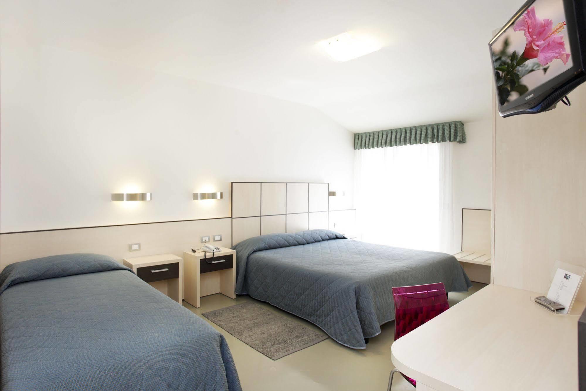 Hotel Miorelli Torbole Sul Garda Exterior foto